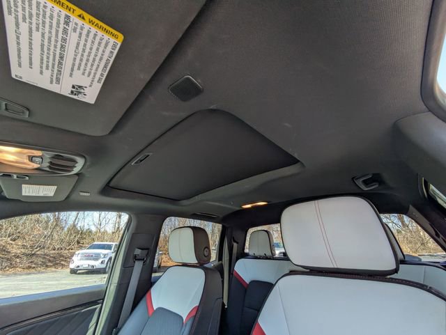 Used 2024 GMC Canyon AT4X image 28