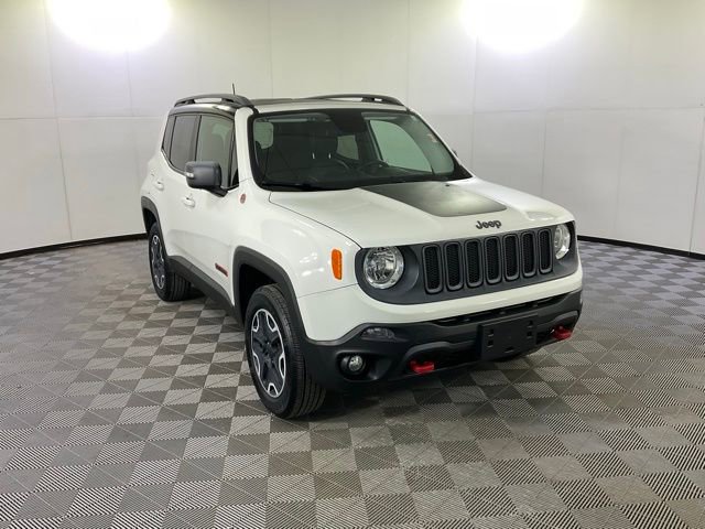 Used 2015 Jeep Renegade Trailhawk w/ Premium Leather Group image 3
