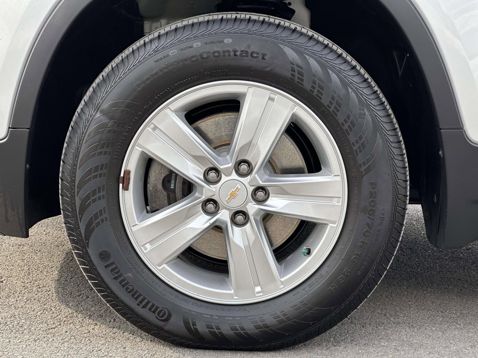 Used 2022 Chevrolet Trax LS w/ Tint and Cruise Package image 7