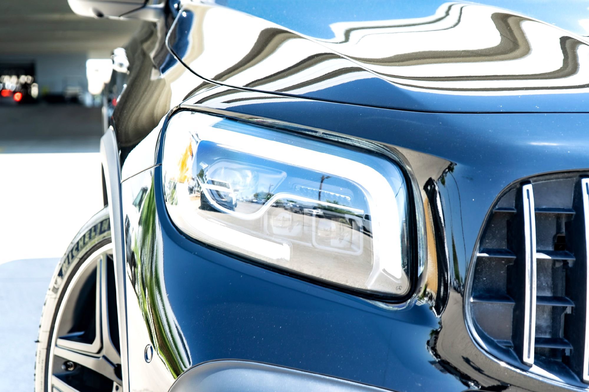 Certified 2022 Mercedes-Benz GLB 35 AMG 4MATIC image 4