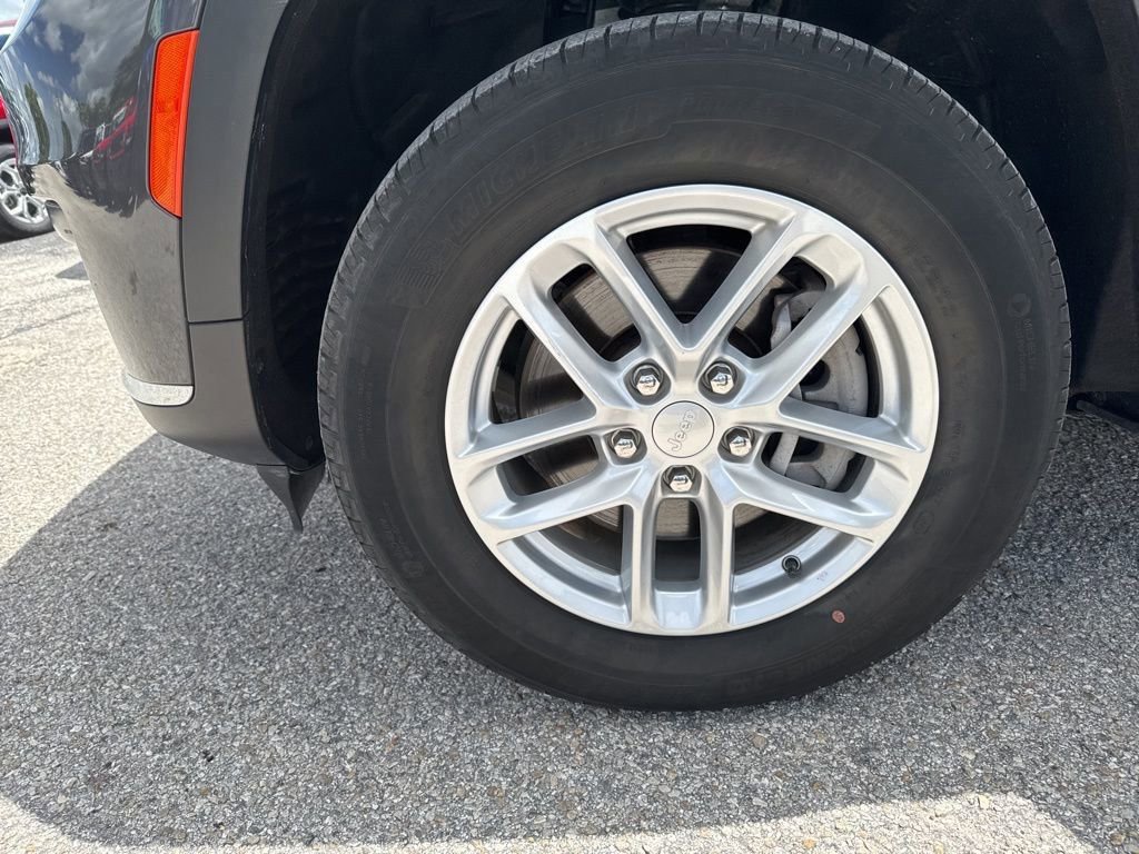 Certified 2024 Jeep Grand Cherokee L Laredo w/ Luxury Tech Group I image 14