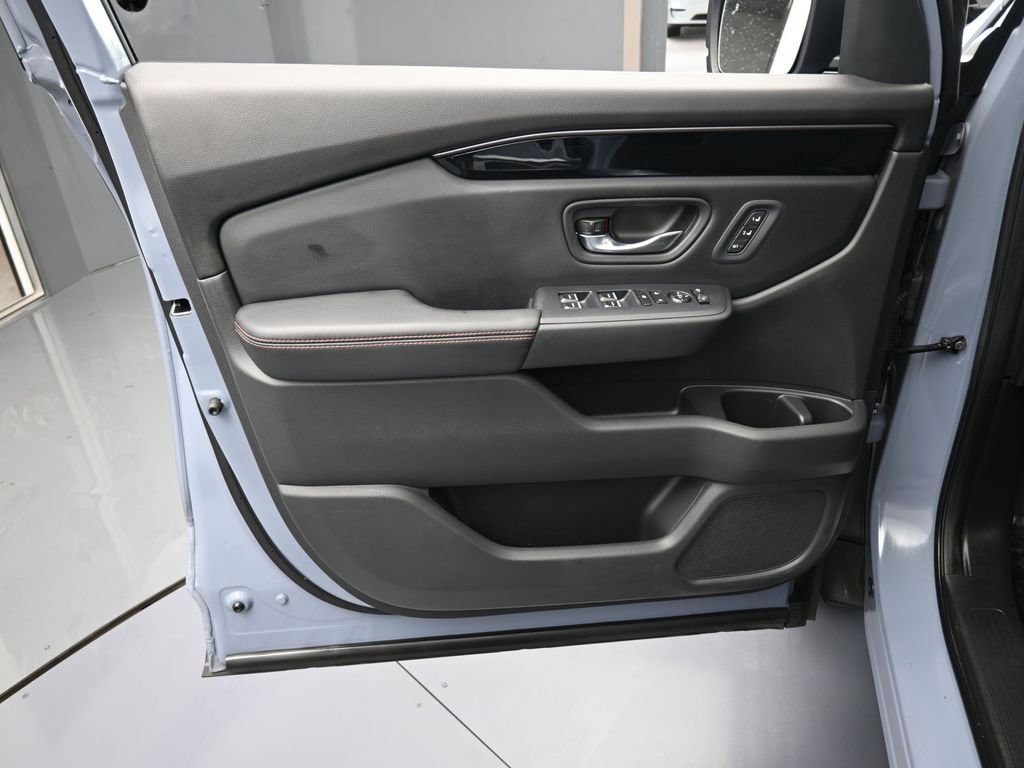 Used 2023 Honda Pilot TrailSport image 13