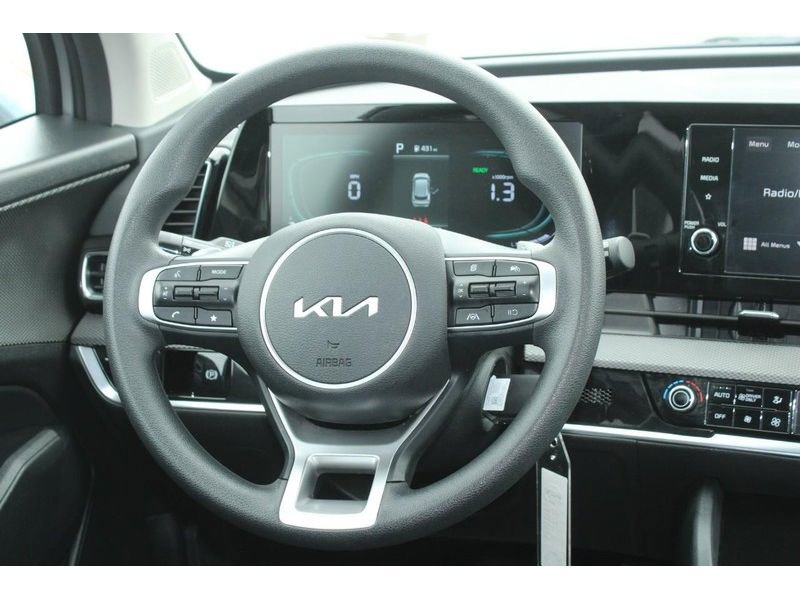 Used 2025 Kia Sportage LX image 14