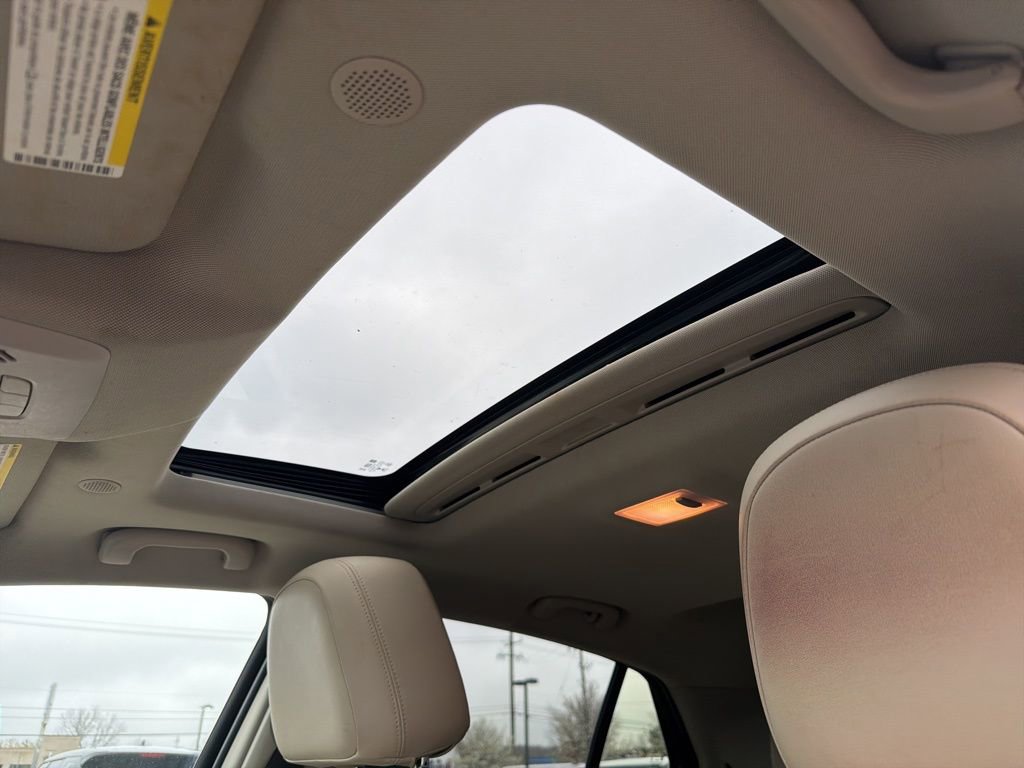 Used 2018 Buick Encore Essence image 11