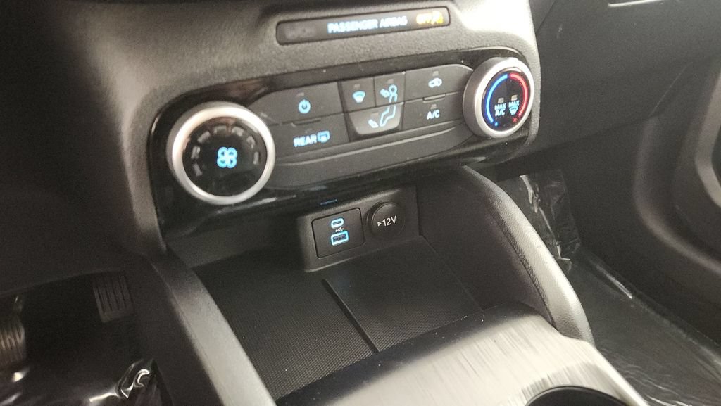 Used 2022 Ford Escape SE AWD/4WD image 17