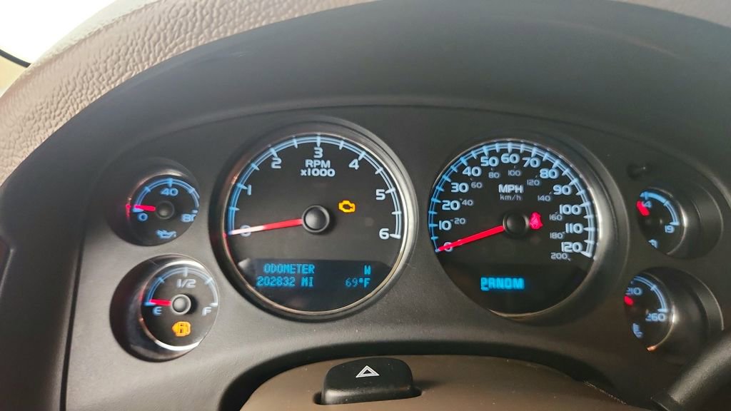 Used 2013 Chevrolet Tahoe LT RWD image 16