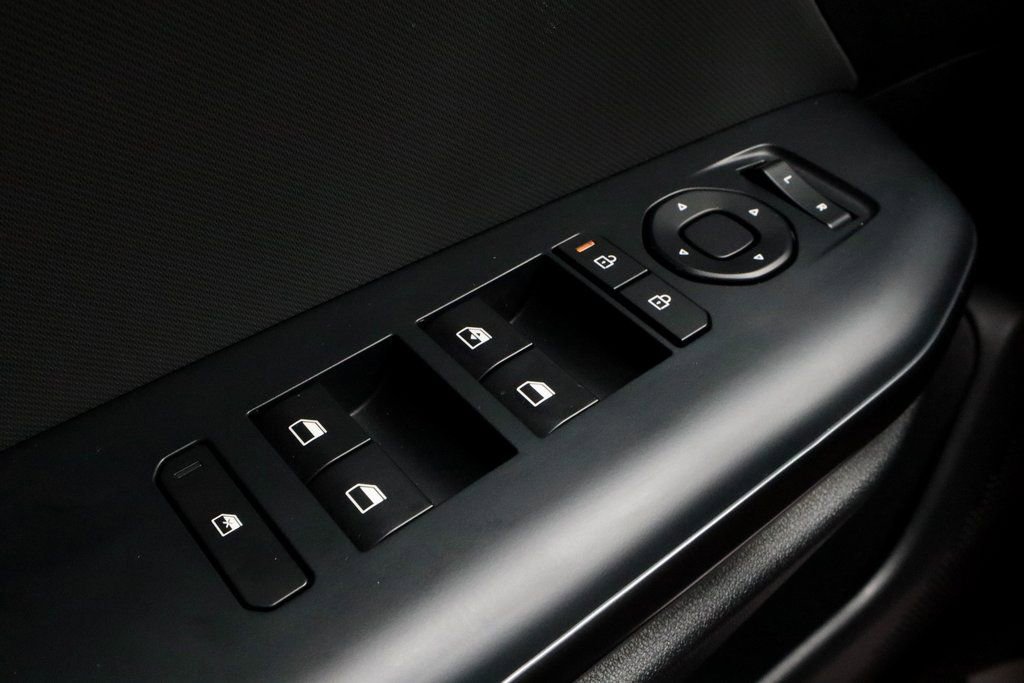 Used 2025 Kia K4 LXS image 25