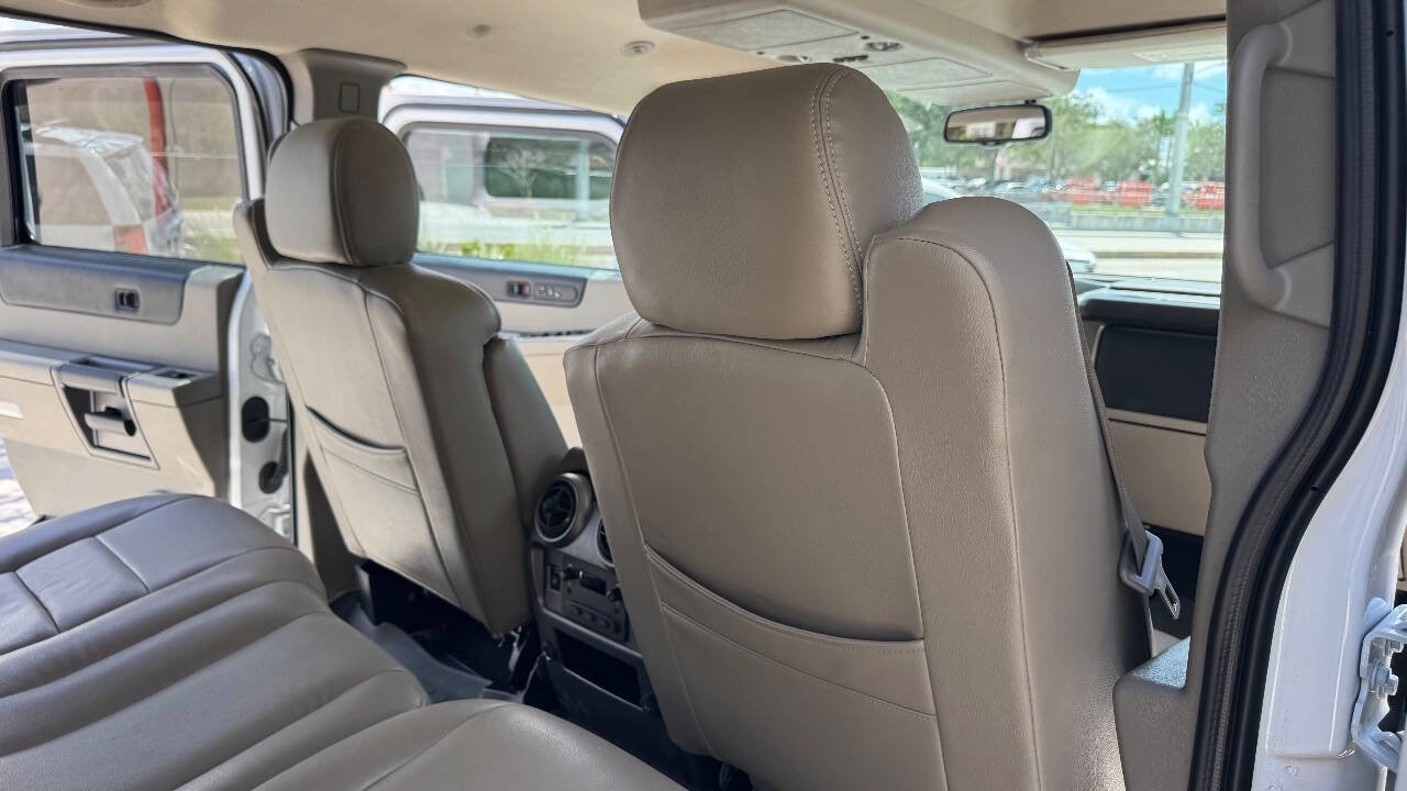Used 2004 HUMMER H2 w/ Preferred Equipment Group image 20
