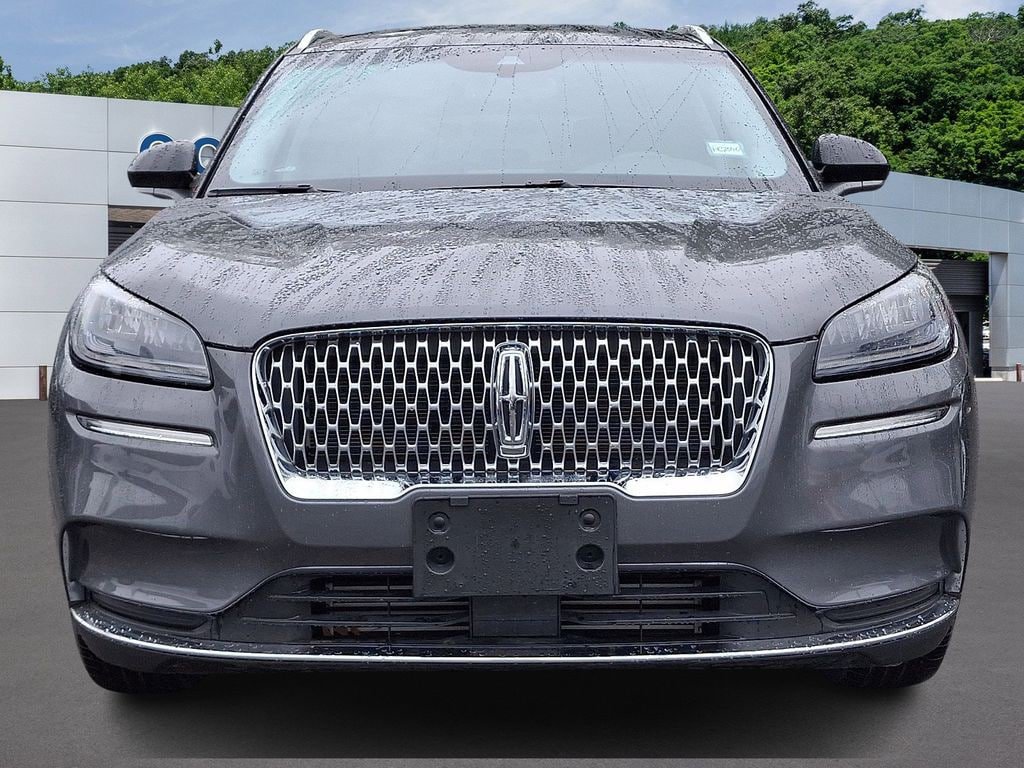 Used 2022 Lincoln Corsair AWD w/ Premium Package image 2