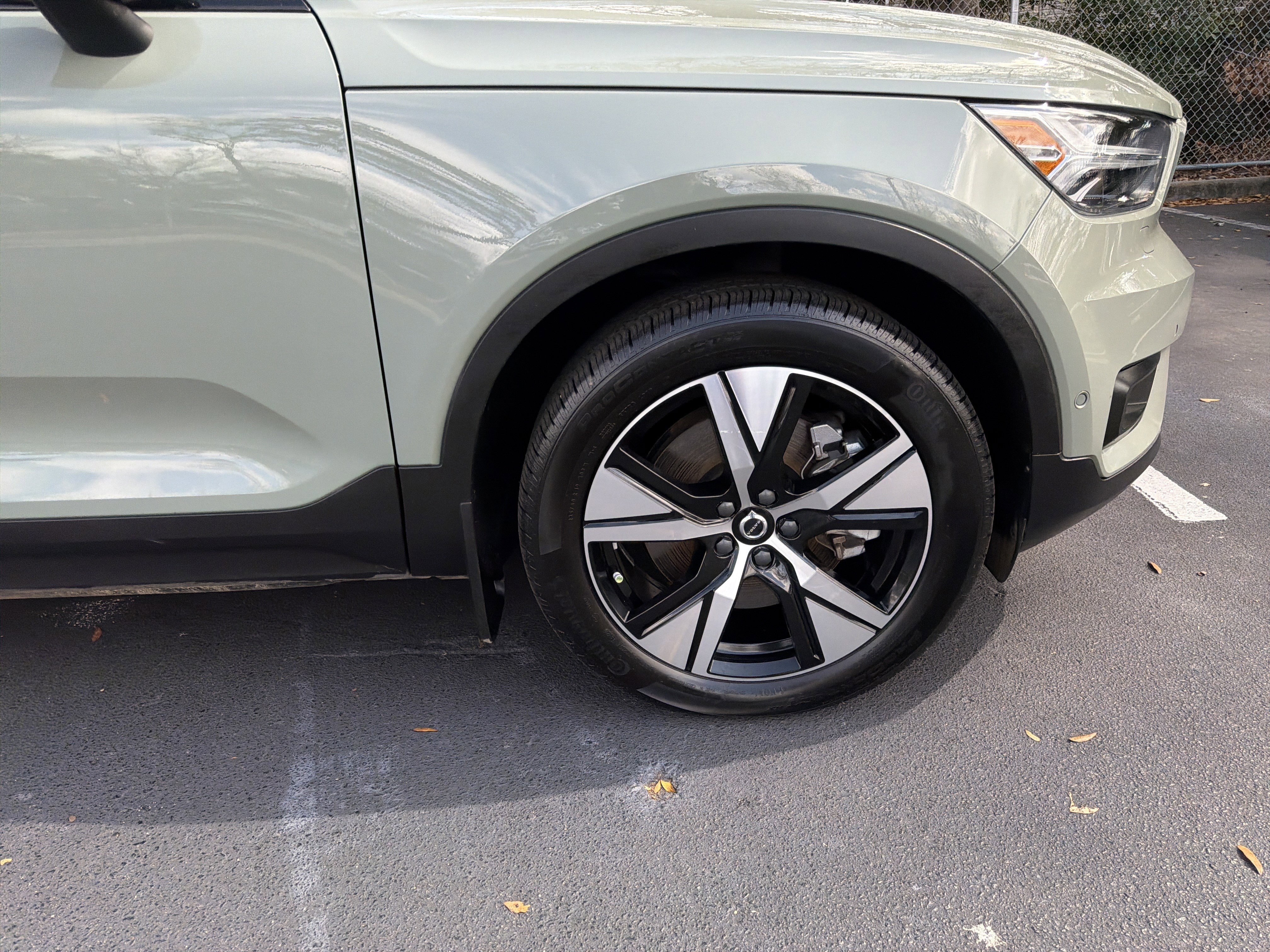 Certified 2022 Volvo XC40 P8 Recharge Plus image 13