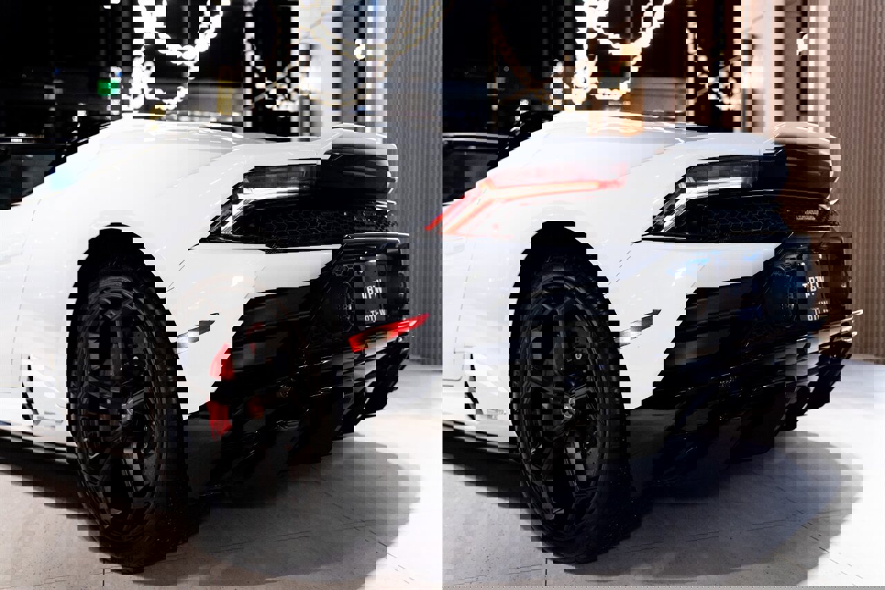 Used 2023 Lamborghini Huracan EVO image 19