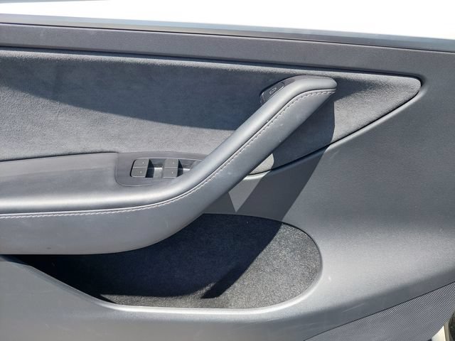 Used 2024 Tesla Model Y Performance AWD/4WD image 17