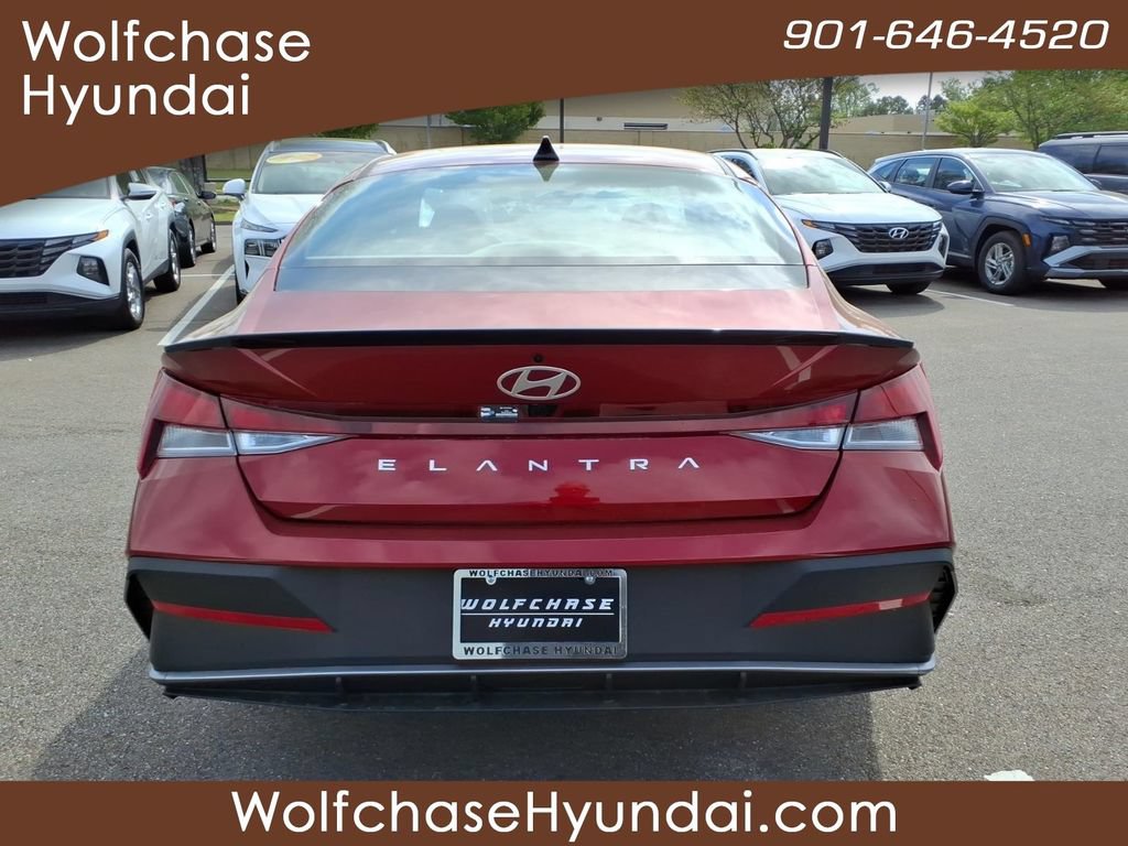 New 2026 Hyundai Elantra Sport FWD image 4