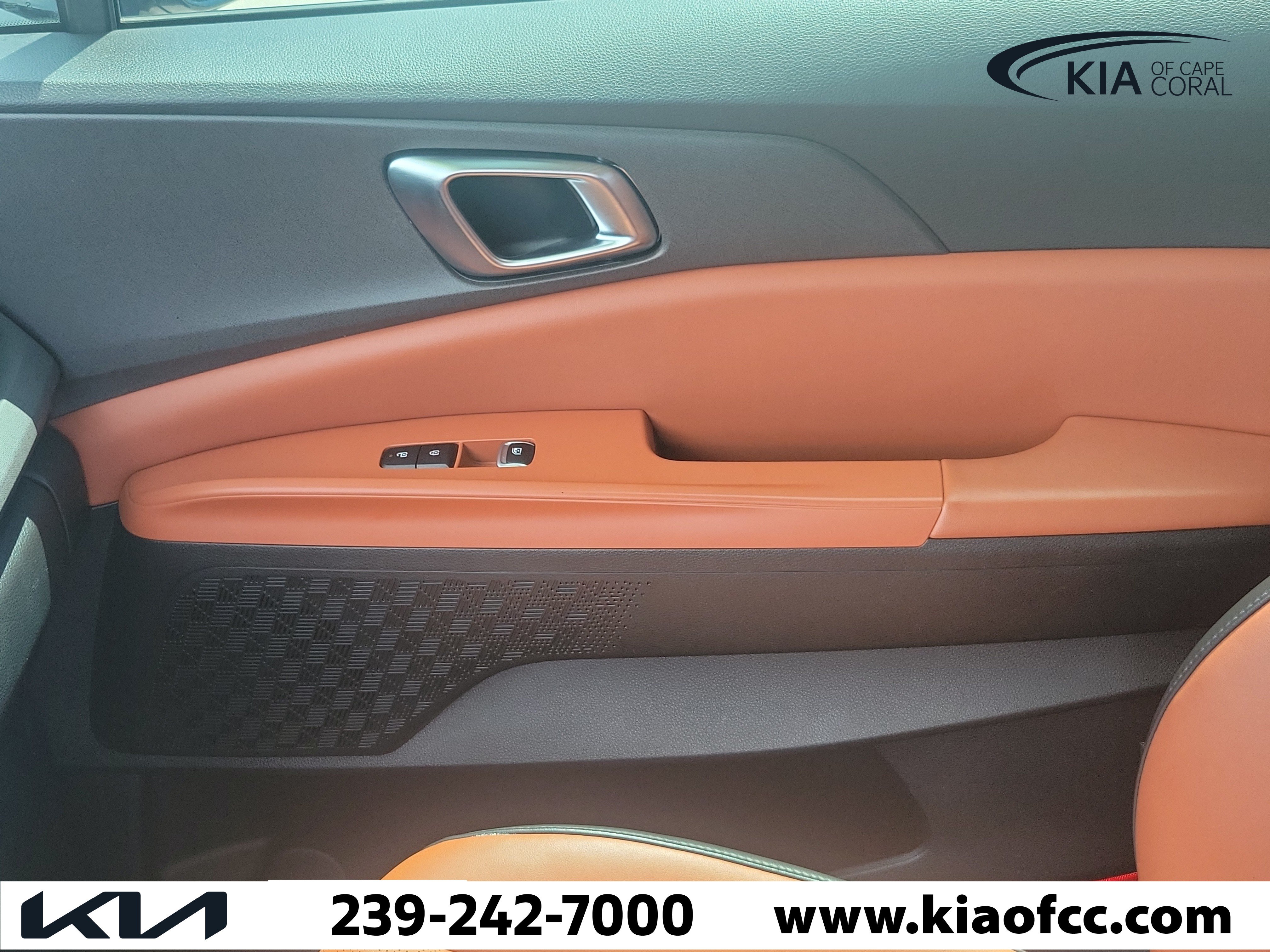 Certified 2025 Kia Carnival EX FWD image 30