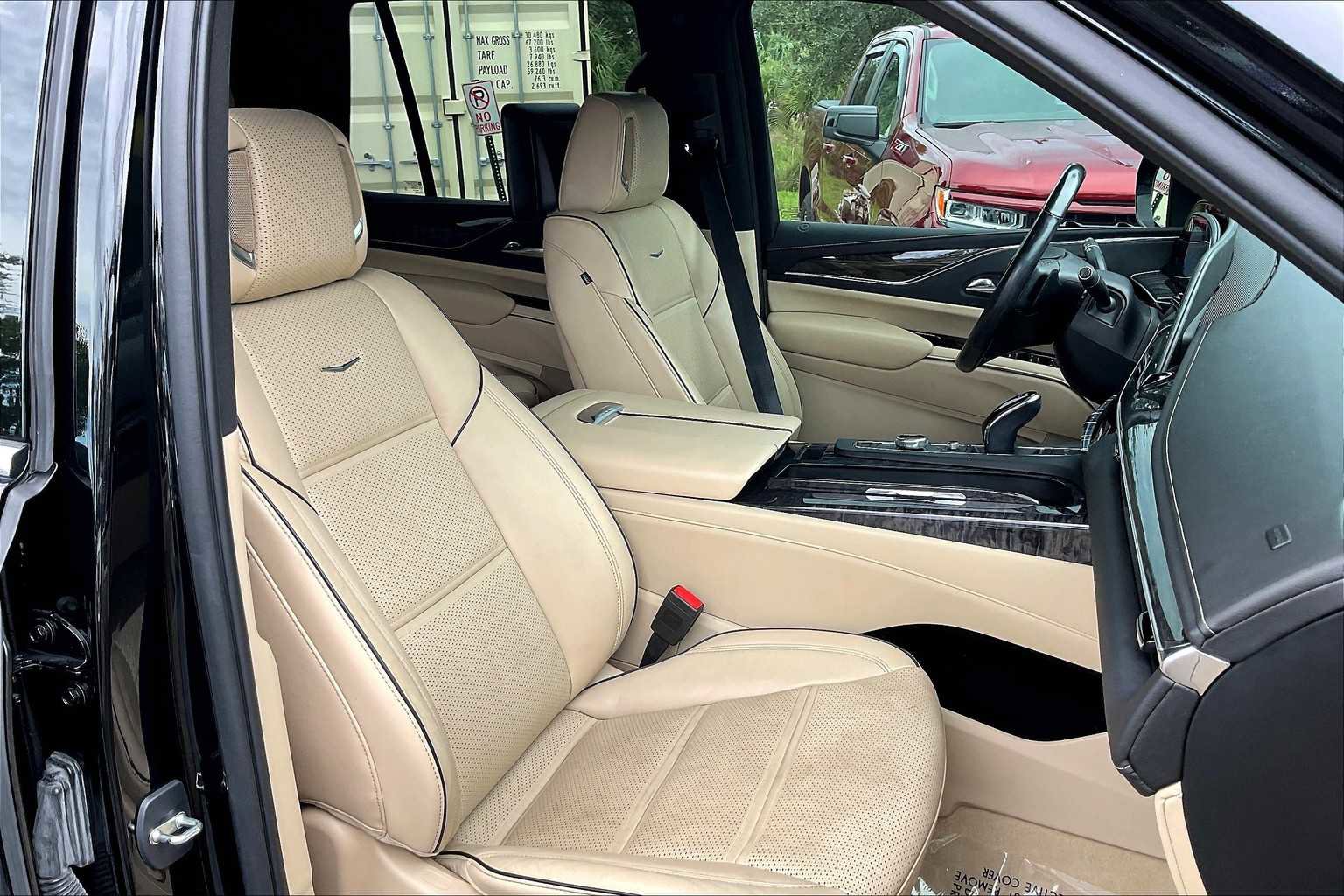 Used 2021 Cadillac Escalade Premium Luxury w/ Driver Assist Tech Package image 7