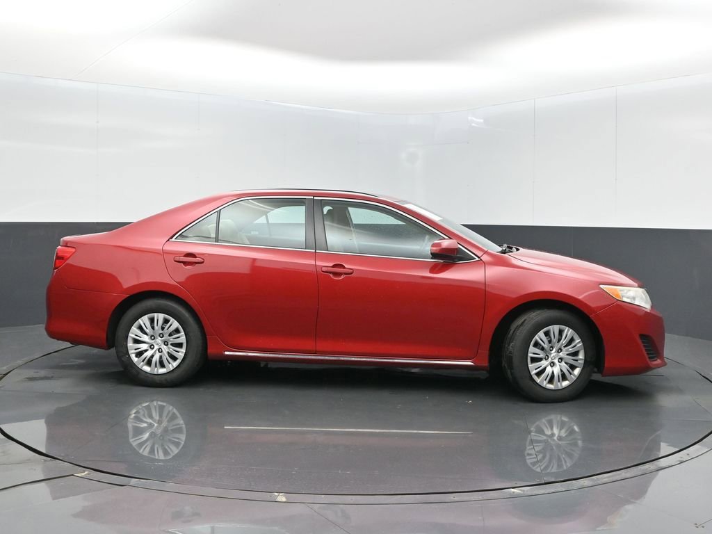 Used 2014 Toyota Camry LE FWD image 8