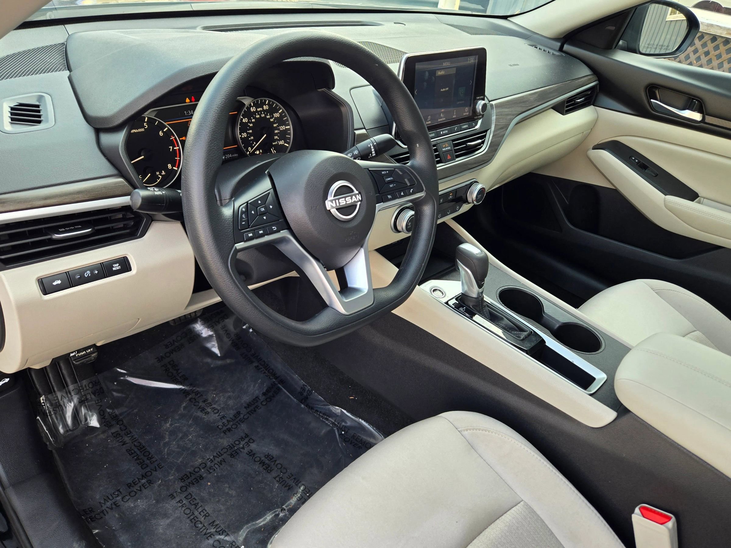 Used 2025 Nissan Altima 2.5 SV image 30