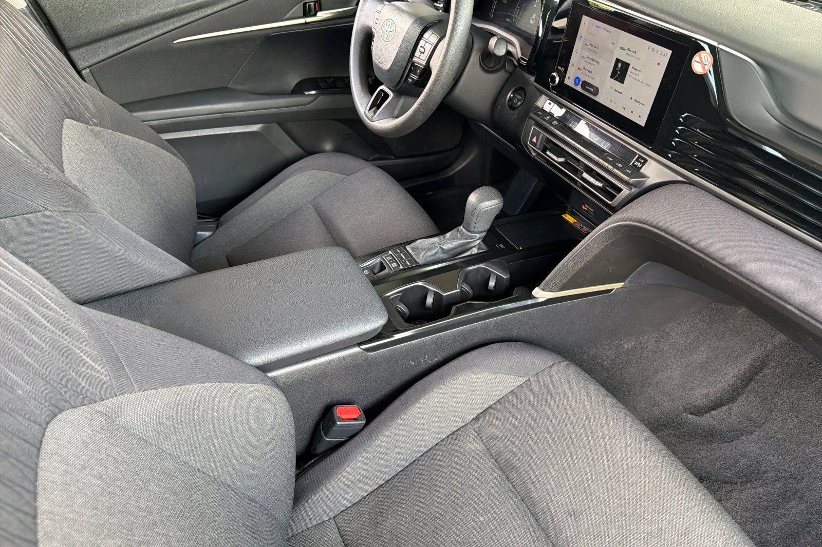 Used 2025 Toyota Camry LE FWD image 17