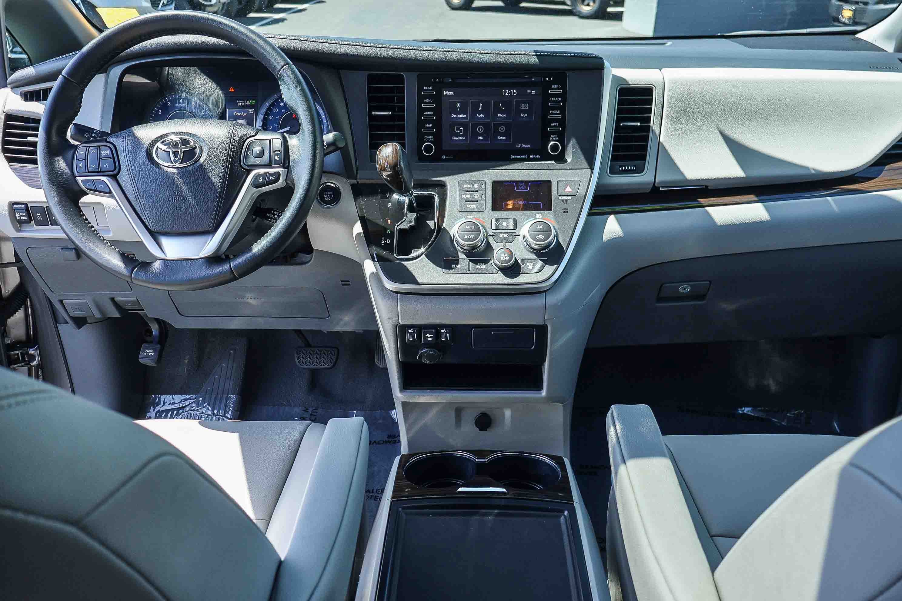 Used 2020 Toyota Sienna XLE w/ XLE Navigation Package AWD/4WD image 9