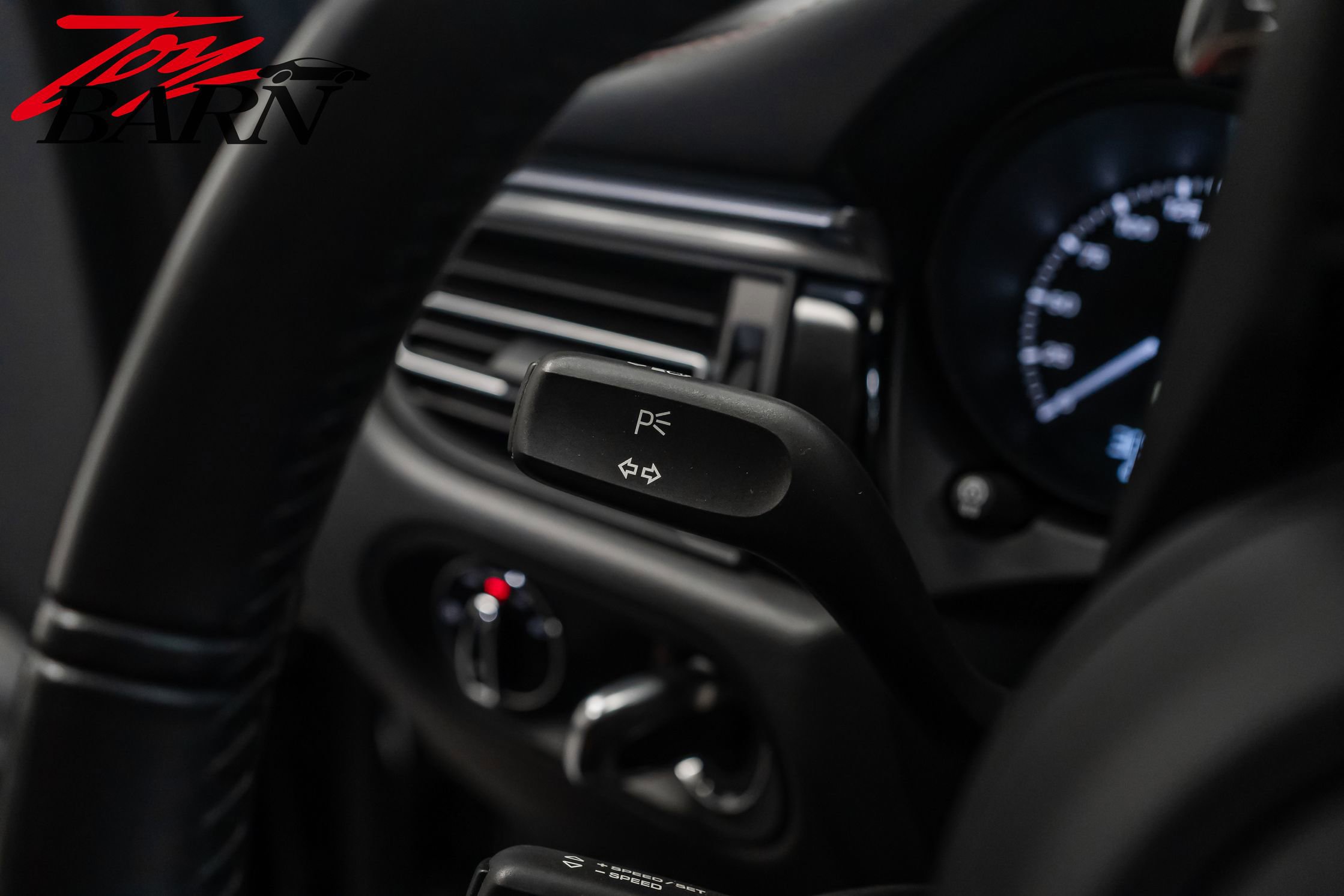 Used 2023 Porsche Macan image 30