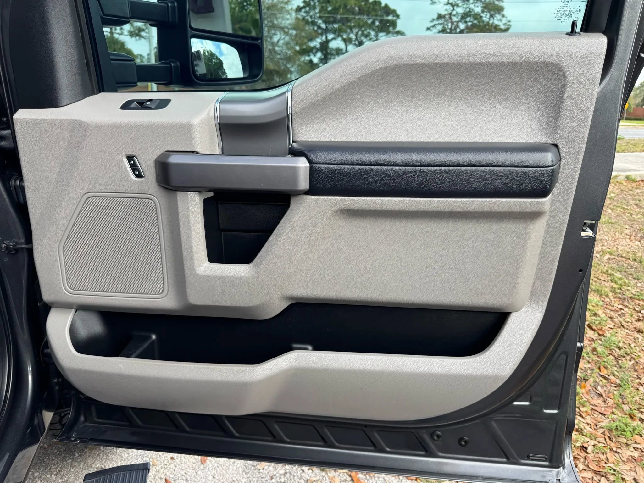Used 2018 Ford F250 XLT w/ XLT Premium Package image 24