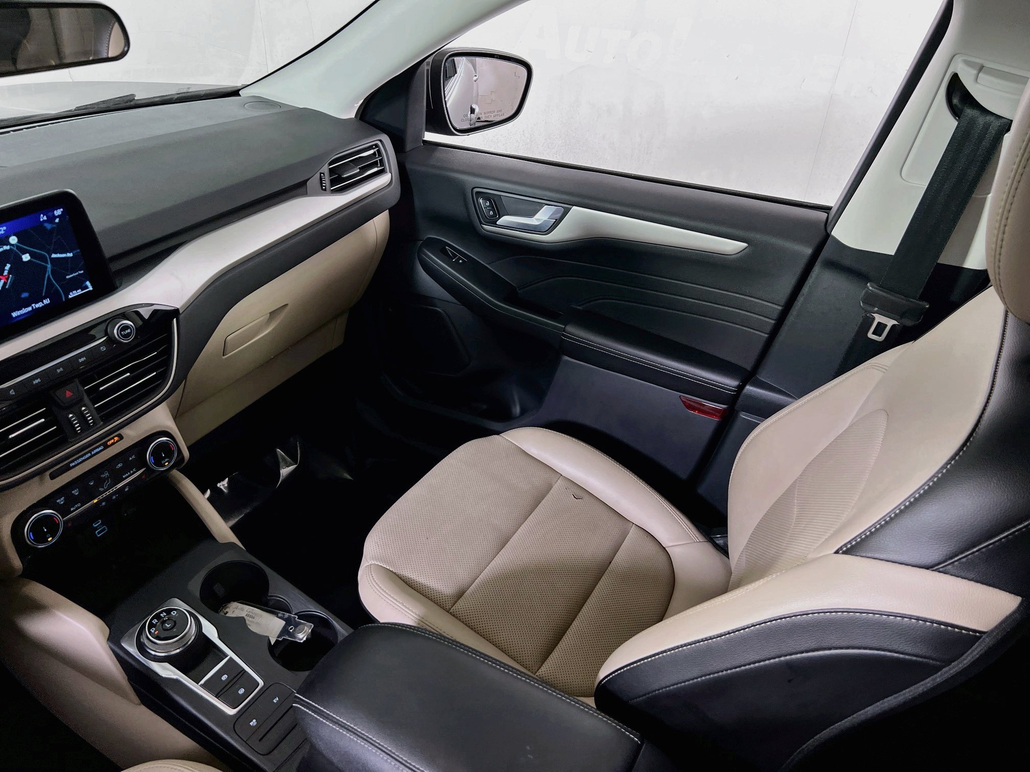 Used 2022 Ford Escape SEL w/ Technology Package FWD image 24