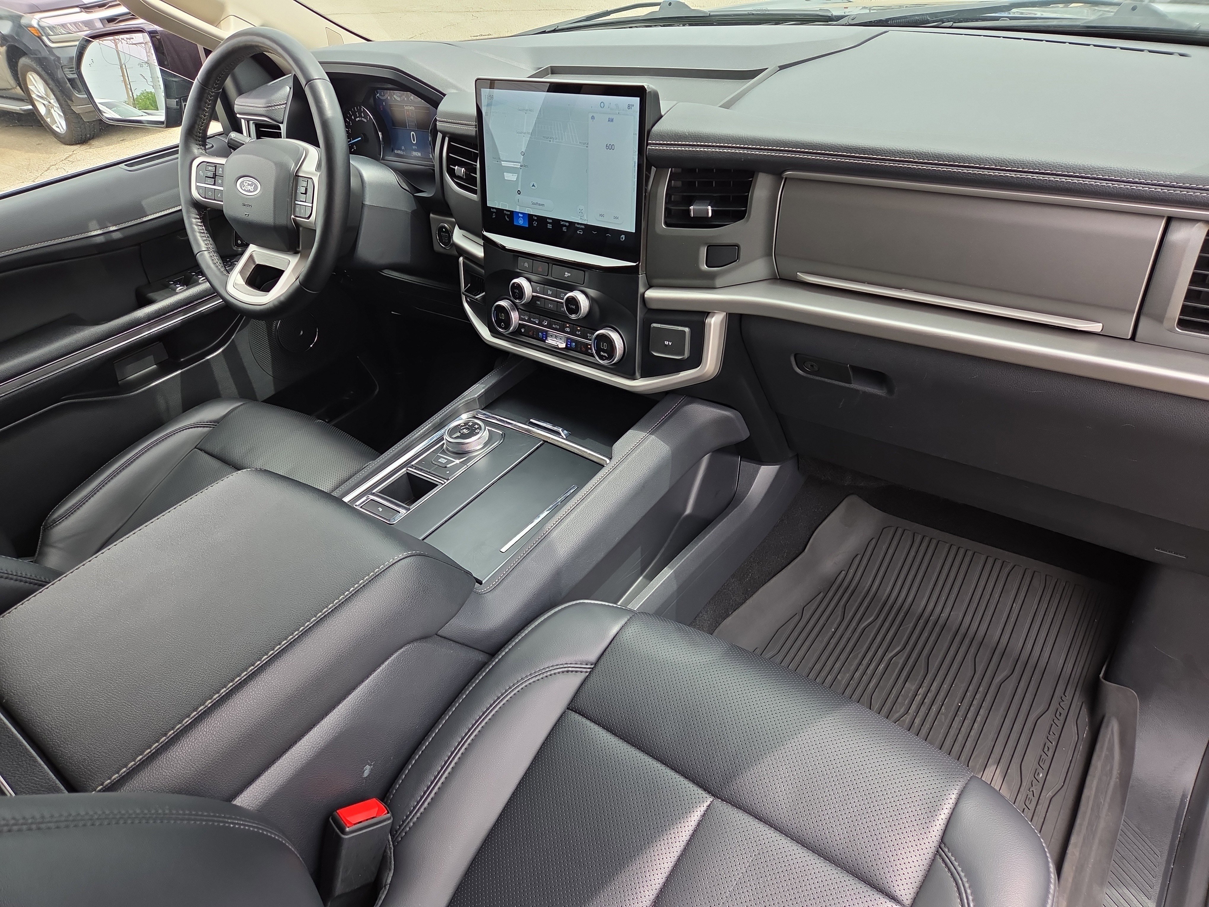 Used 2024 Ford Expedition XLT RWD image 18