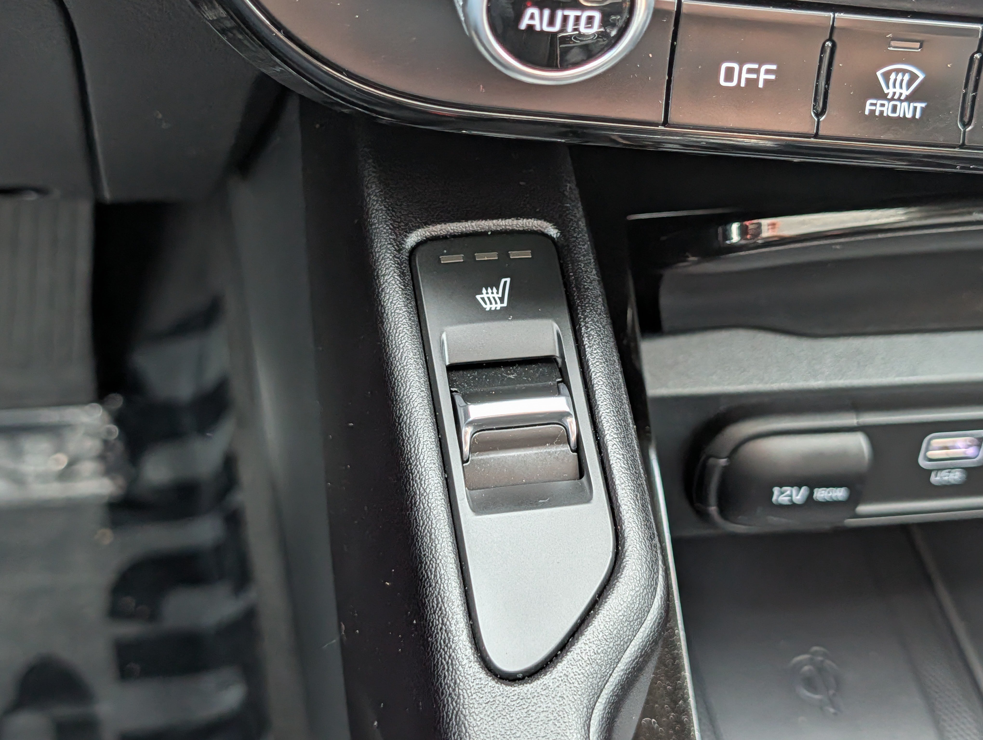 Certified 2024 Kia Telluride S w/ S Sunroof Package AWD/4WD image 28