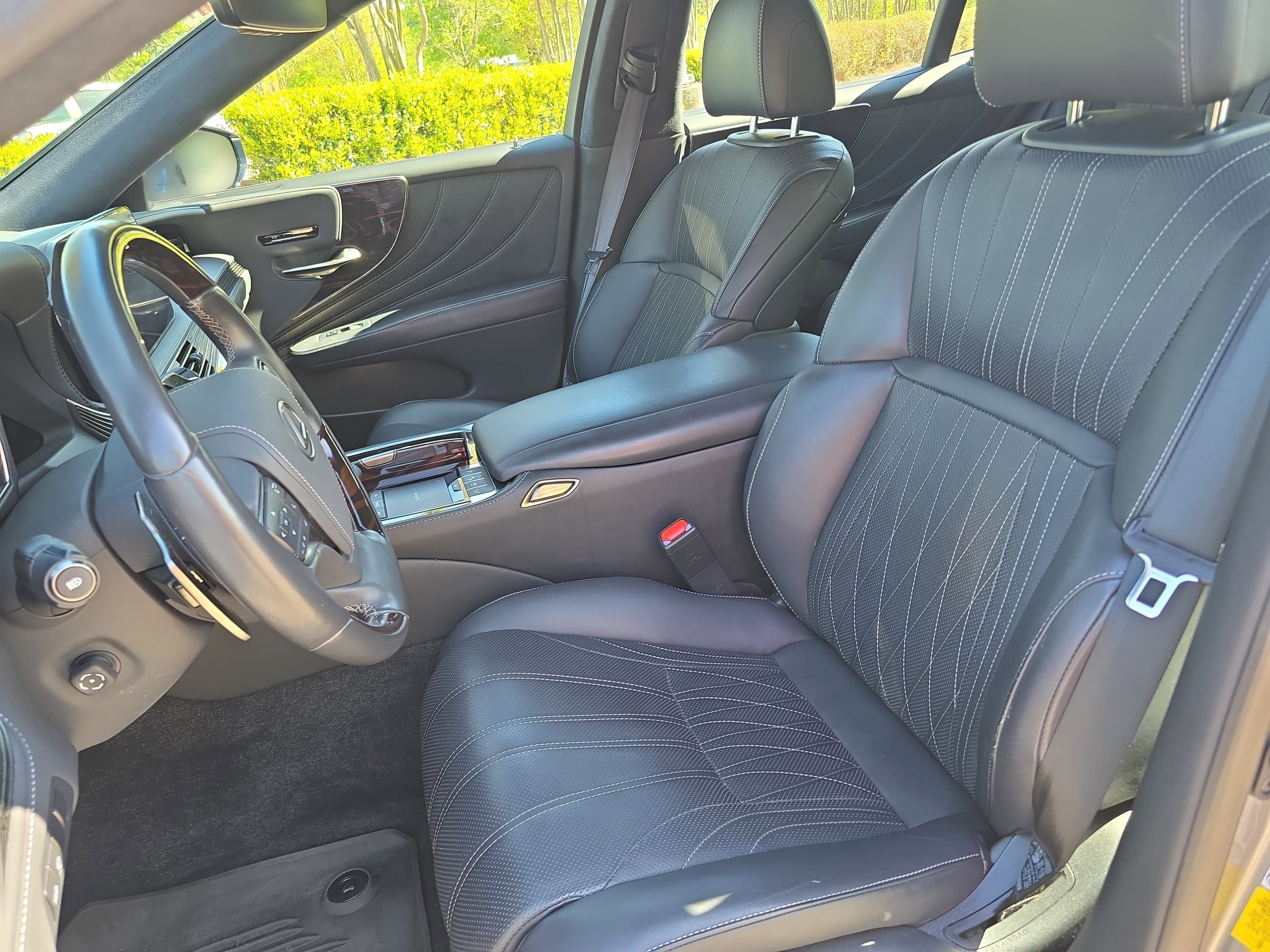 Used 2022 Lexus LS 500 w/ Interior Upgrade Package image 15