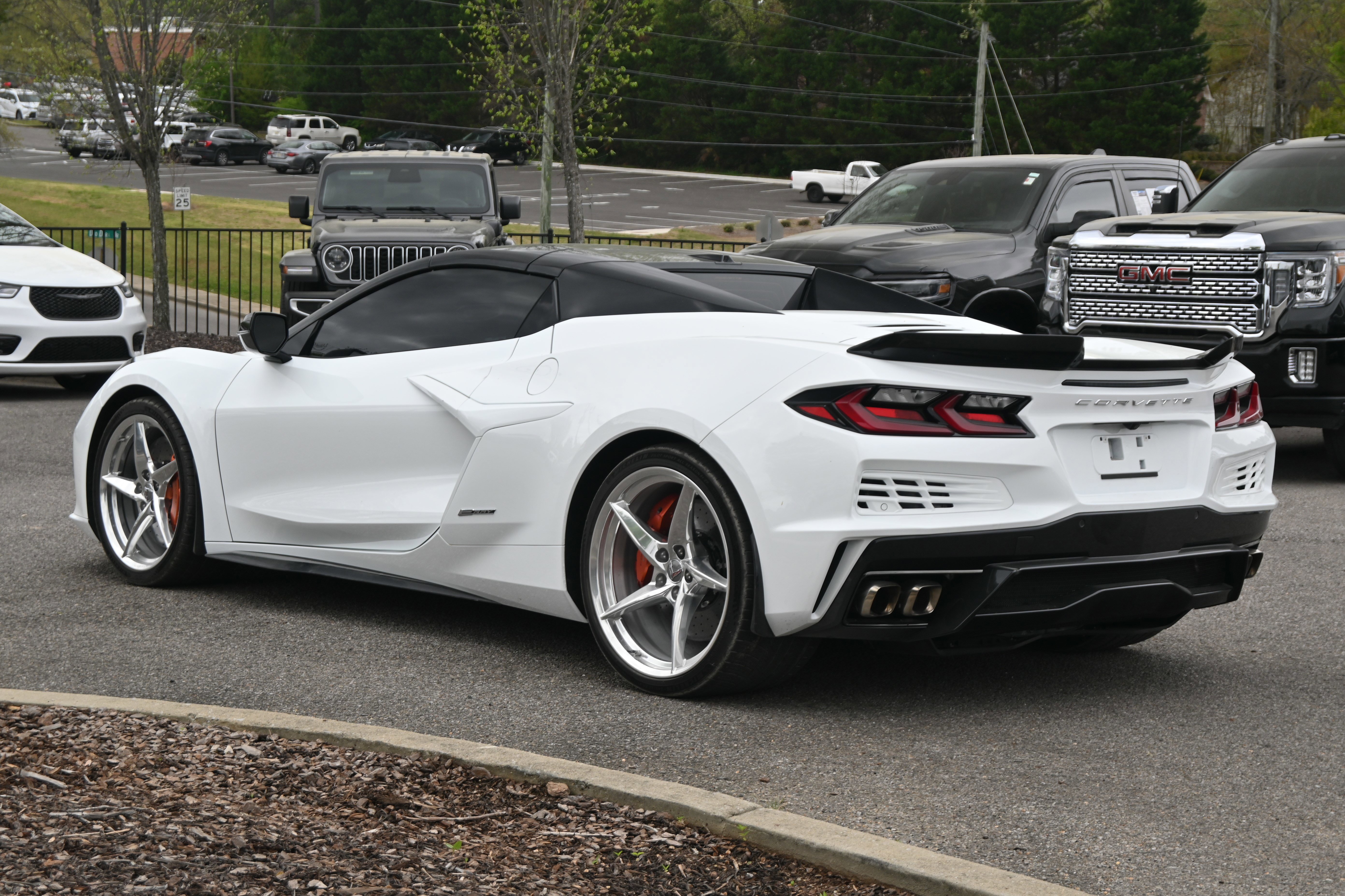 Used 2025 Chevrolet Corvette E-Ray w/ Stealth Interior Trim Package image 11