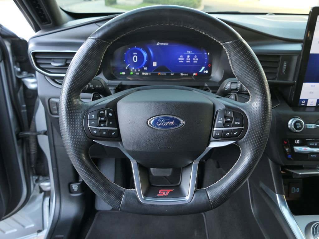 Used 2020 Ford Explorer ST w/ Premium Technology Package image 18