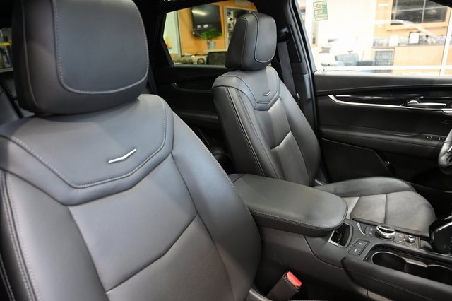 Used 2025 Cadillac XT5 Premium Luxury image 9