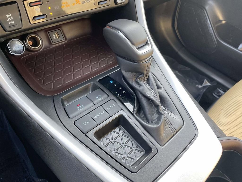 Used 2024 Toyota RAV4 Limited image 43