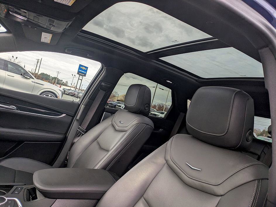 Certified 2025 Cadillac XT5 Premium Luxury image 12