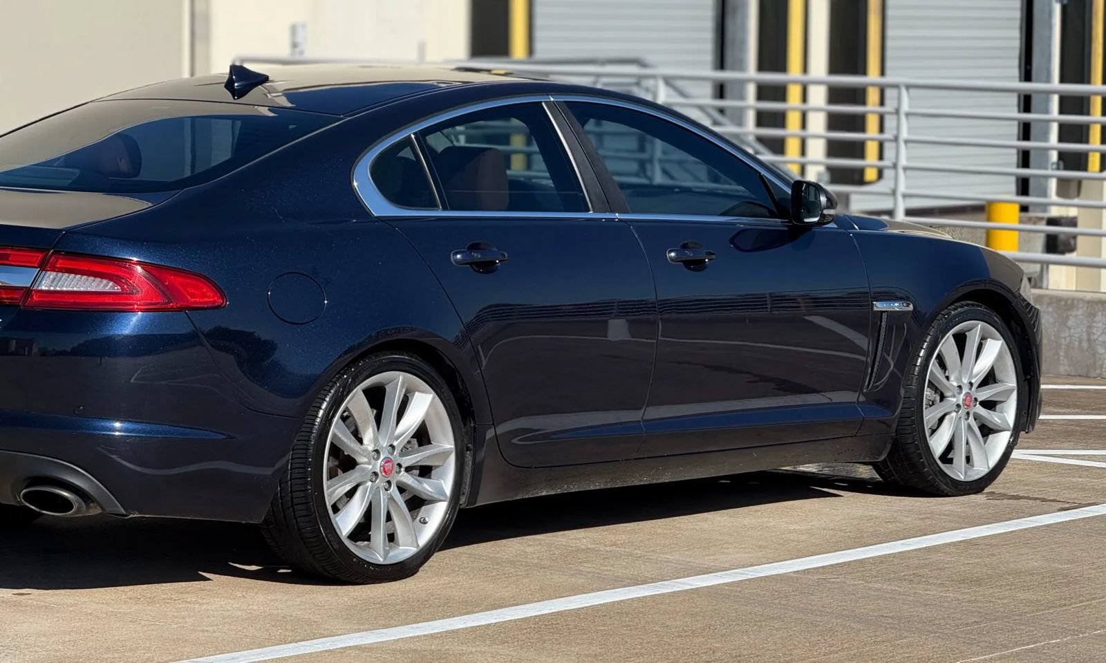 Used 2015 Jaguar XF Portfolio AWD/4WD image 9
