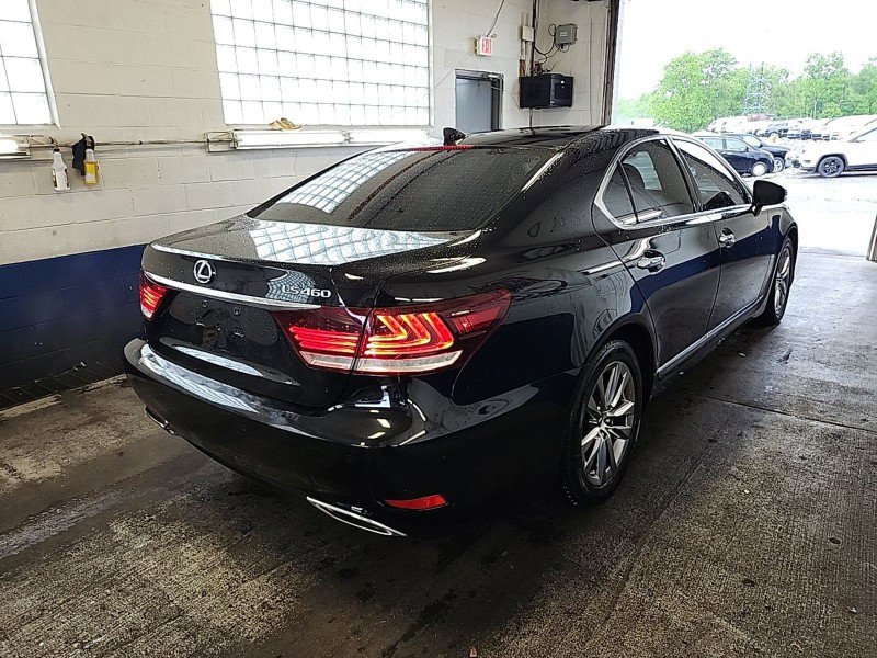 Used 2016 Lexus LS 460 AWD w/ Comfort Package image 4