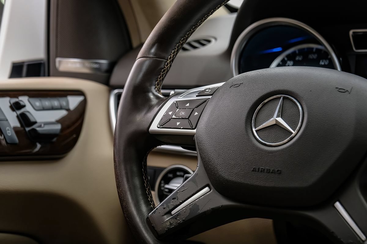 Used 2015 Mercedes-Benz ML 350 4MATIC w/ Premium 1 Package image 16