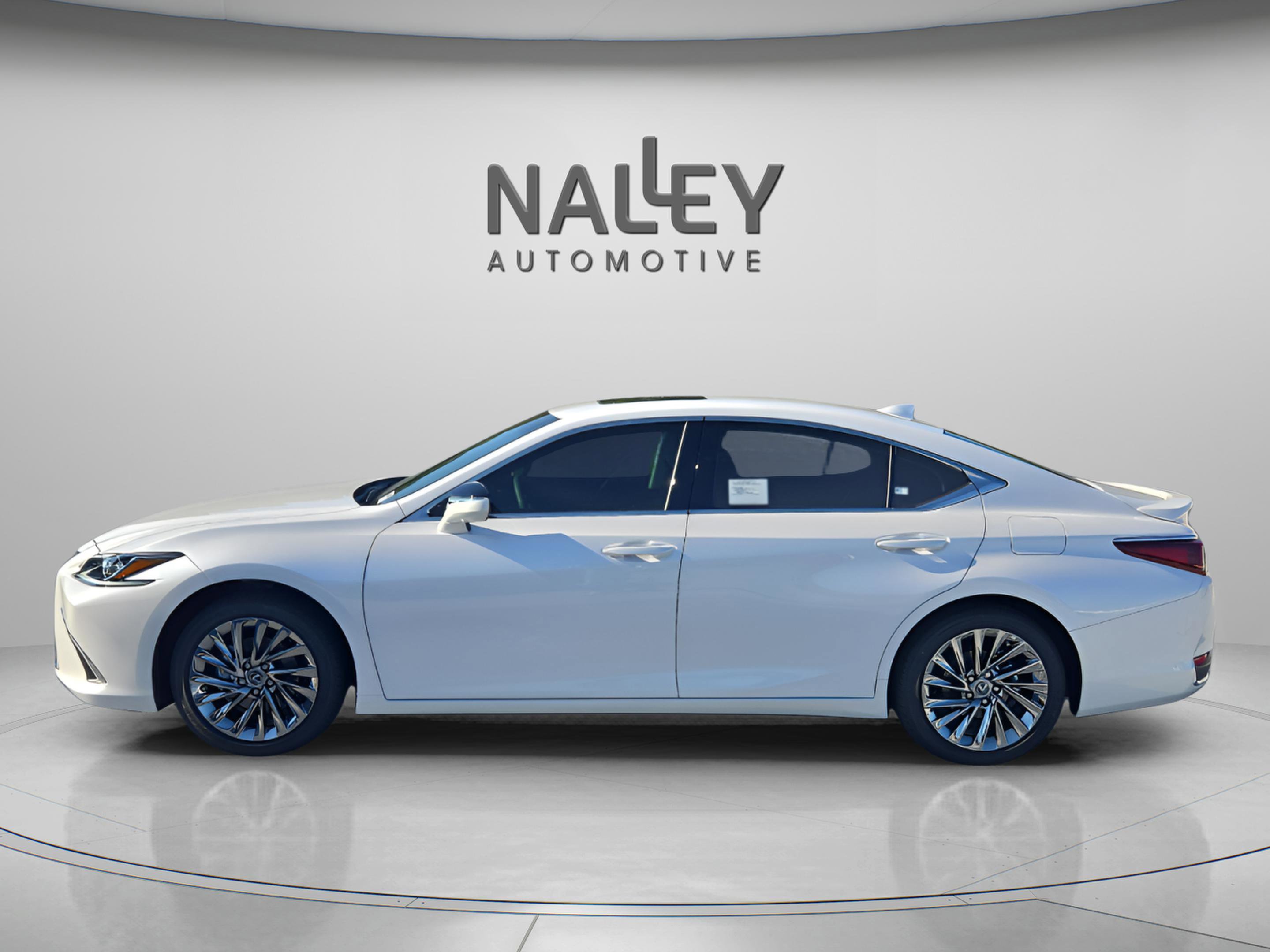 New 2025 Lexus ES 300h w/ Luxury Package image 2