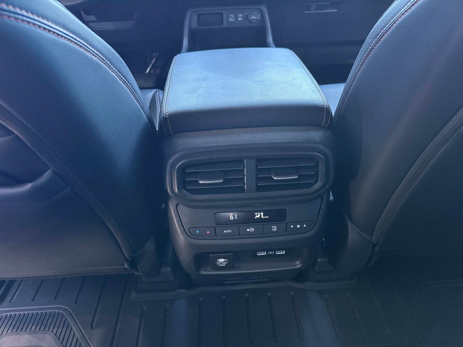 Used 2023 Honda Pilot TrailSport image 17