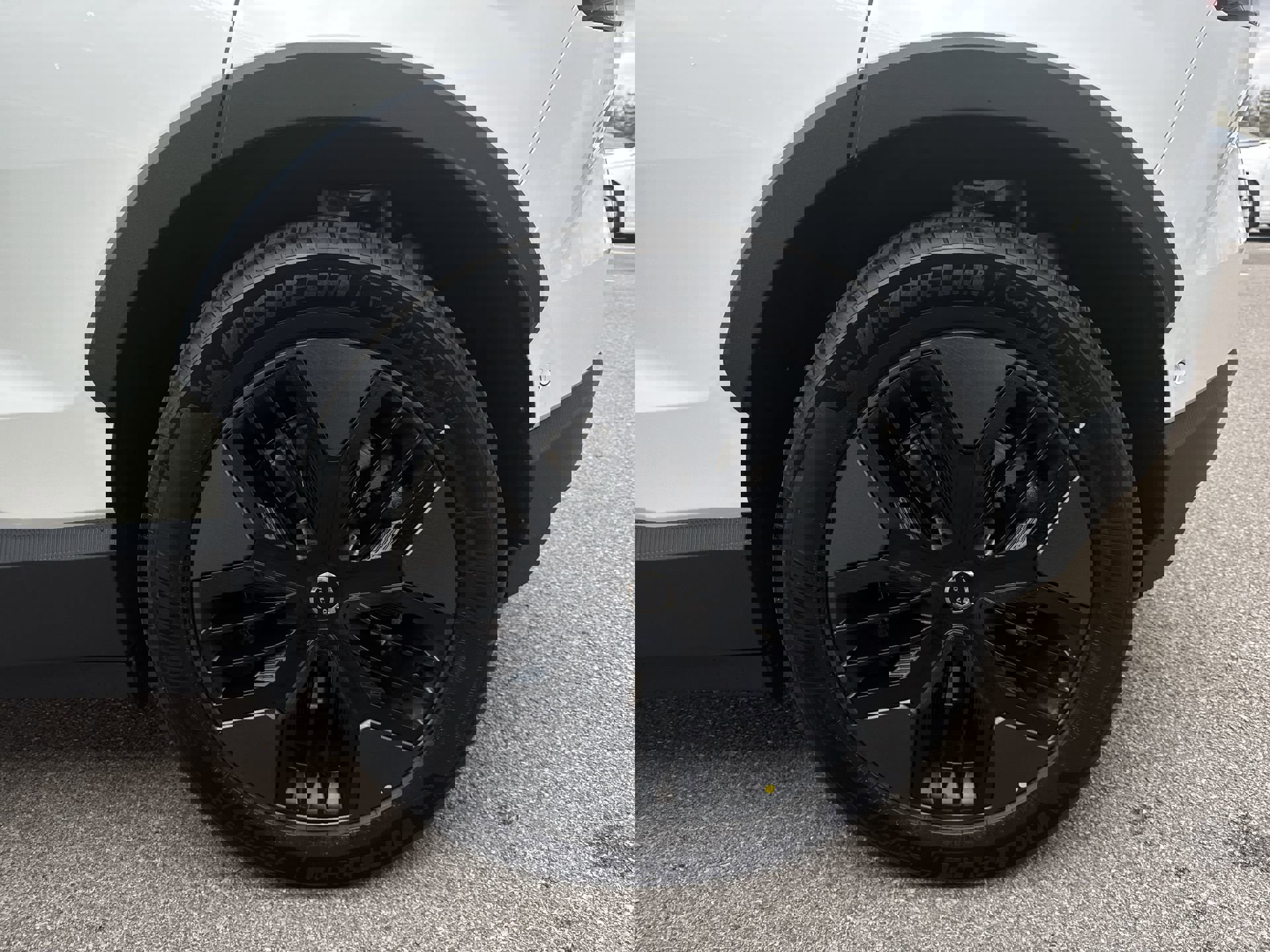 New 2026 Volvo EX30 Cross Country Ultra image 34