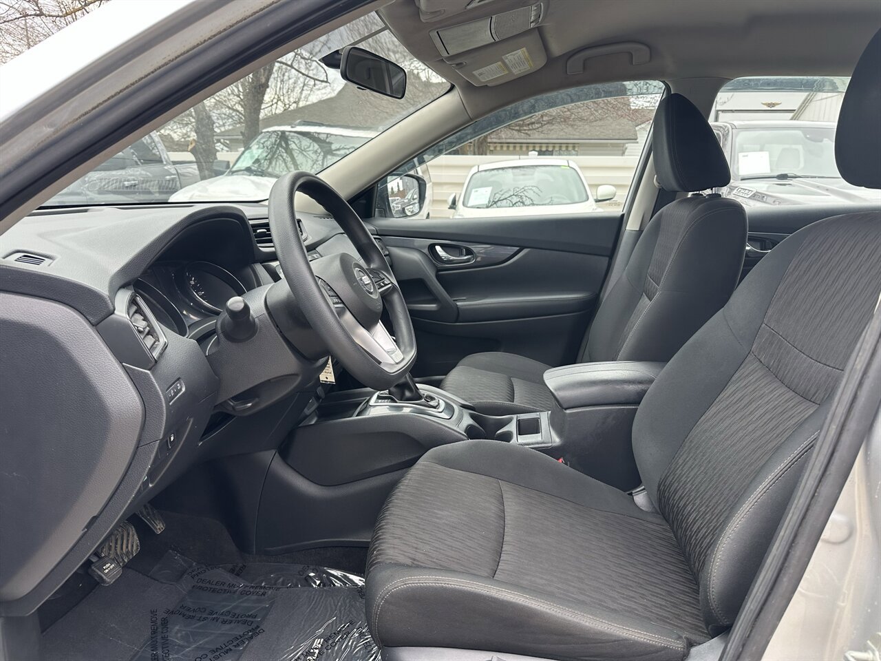Used 2018 Nissan Rogue S image 4