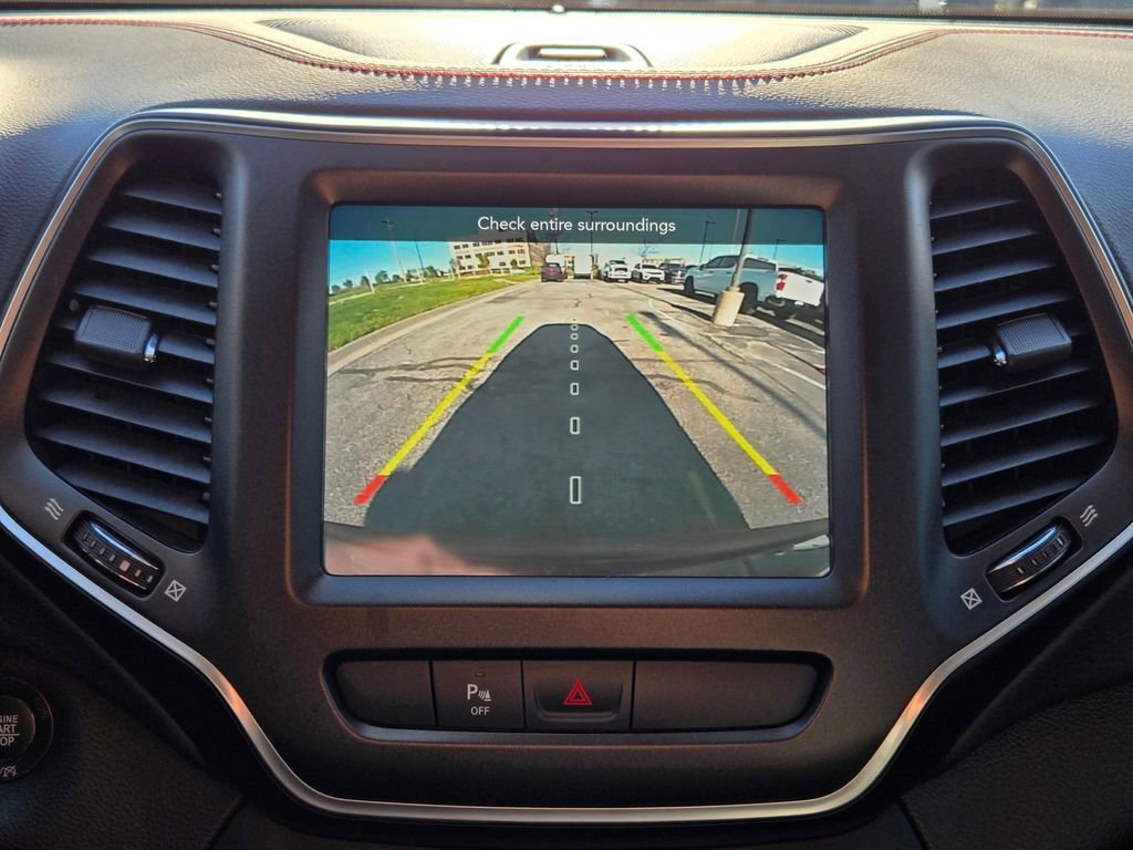 Used 2020 Jeep Cherokee Trailhawk w/ Cold Weather Group AWD/4WD image 25