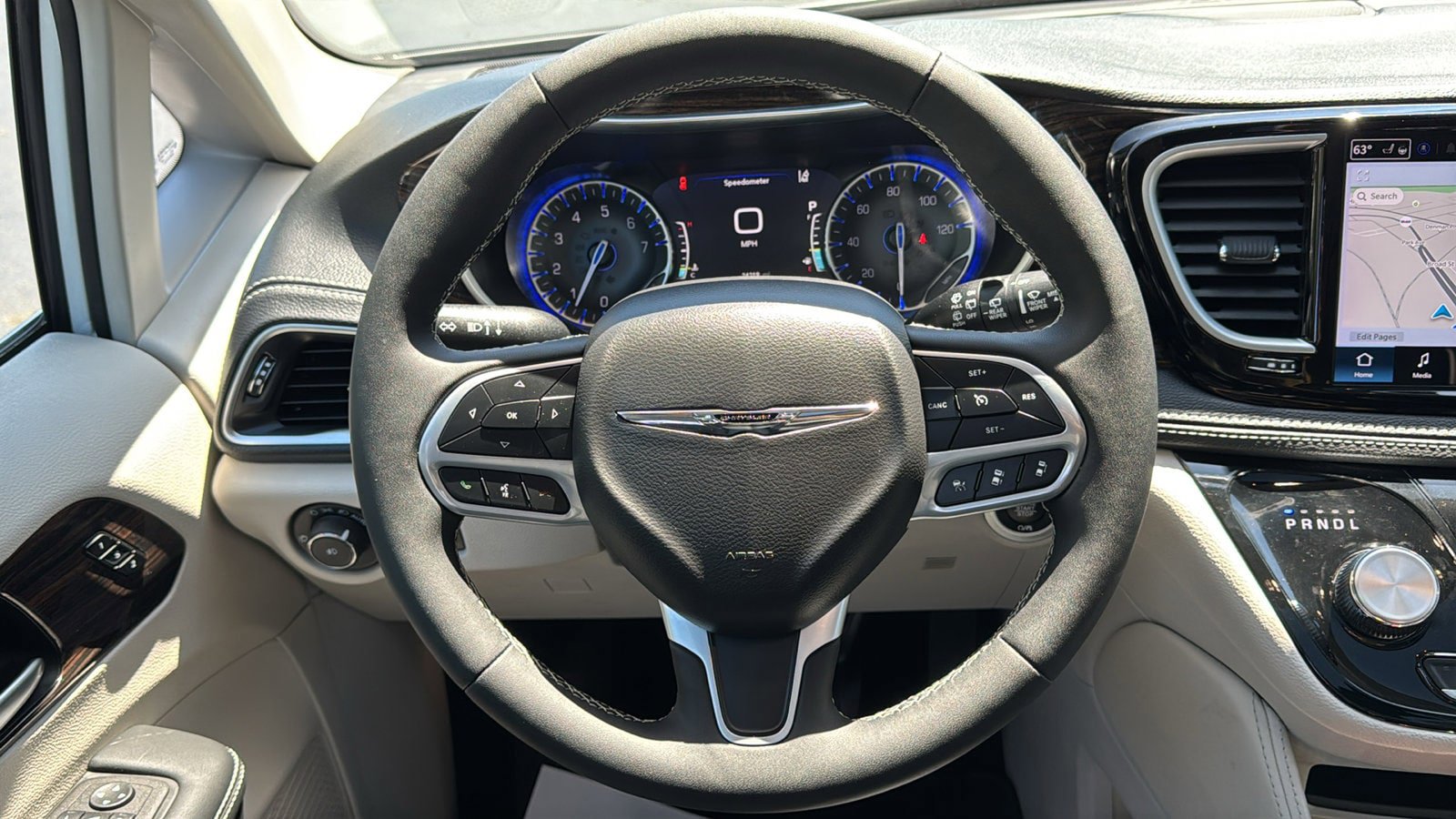 Certified 2024 Chrysler Pacifica Limited FWD image 24
