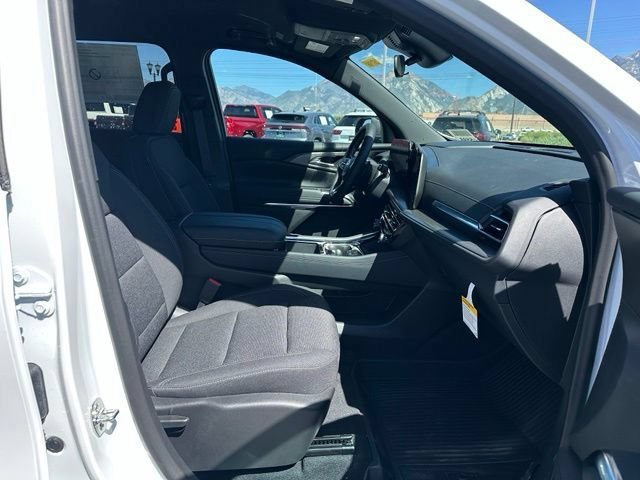 New 2026 Chevrolet Traverse LT w/ LPO, Floor Liner Package AWD/4WD image 28