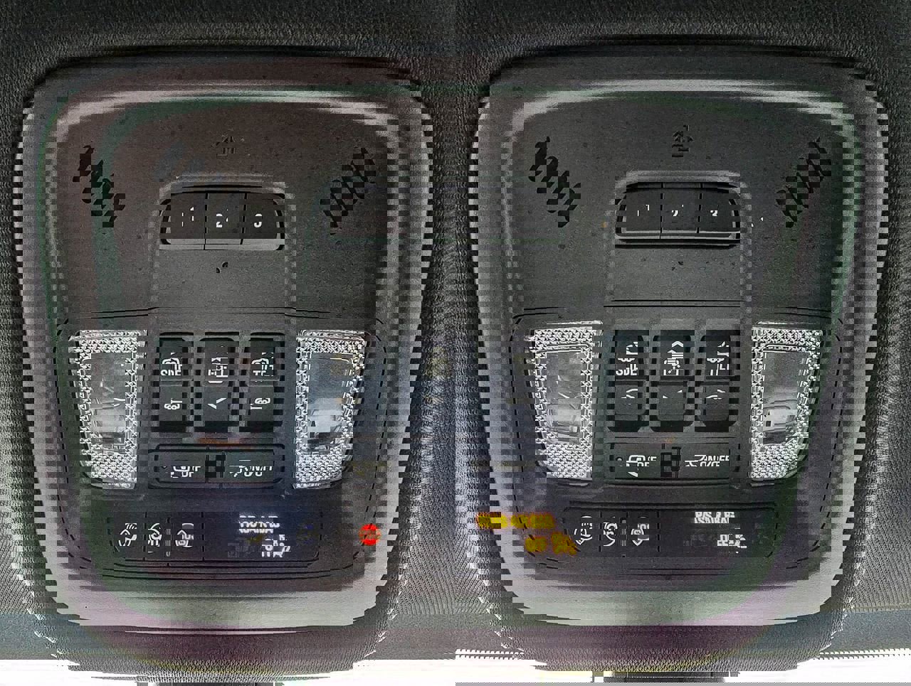 Used 2023 Chevrolet Traverse Premier w/ Redline Edition image 31