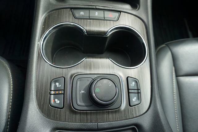 Used 2023 GMC Acadia SLT image 21