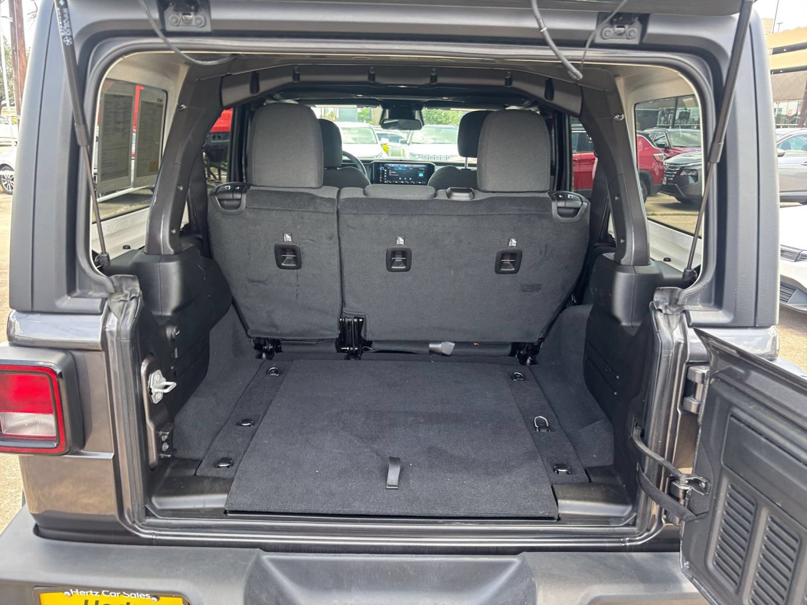 Used 2025 Jeep Wrangler Unlimited Sport AWD/4WD image 29