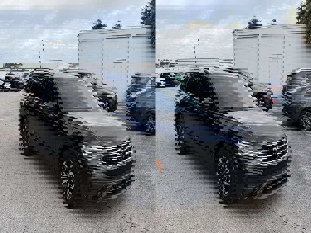 Used 2024 Volkswagen Tiguan S image 2