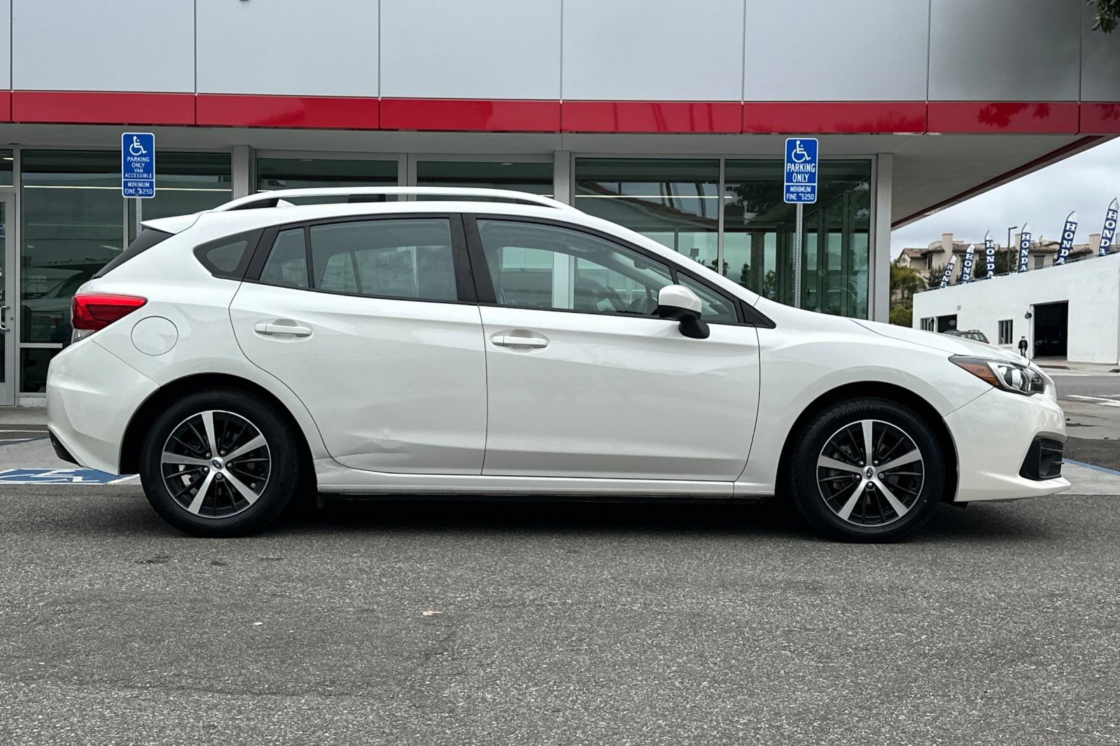 Used 2023 Subaru Impreza 2.0i Premium AWD/4WD image 3
