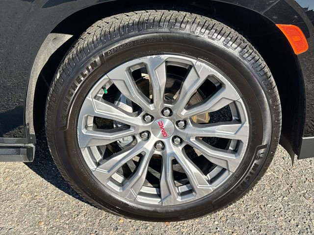 Used 2021 GMC Yukon Denali w/ Denali Ultimate Package image 12